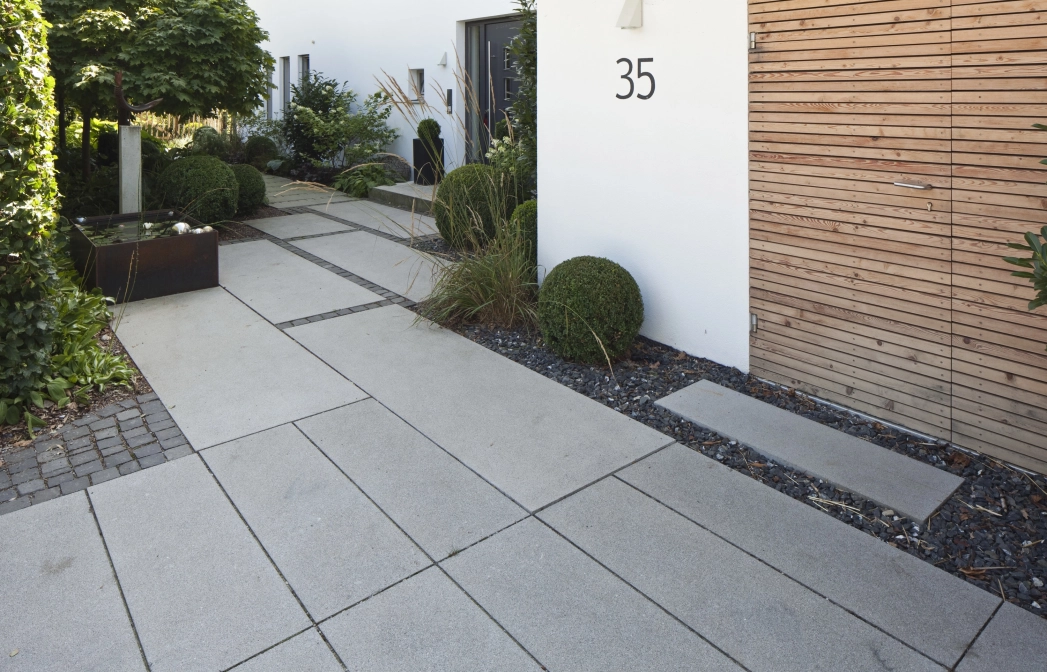 house entrance green planted