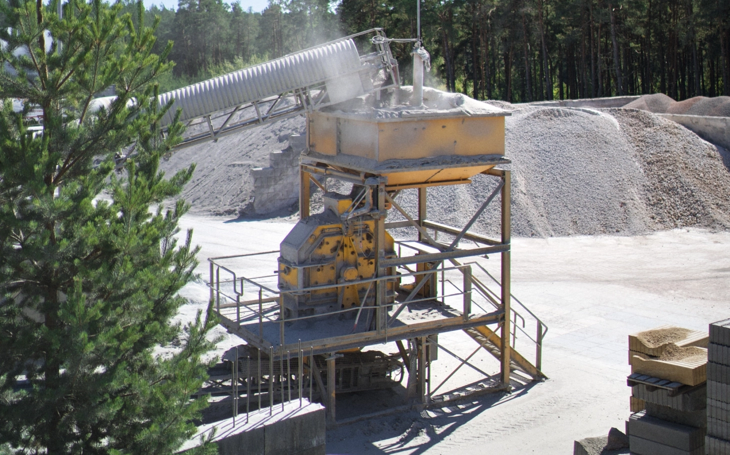 Recyclinganlage, Brecher, Altpflaster, Altpflasterrücknahme, Brecher, Recycling