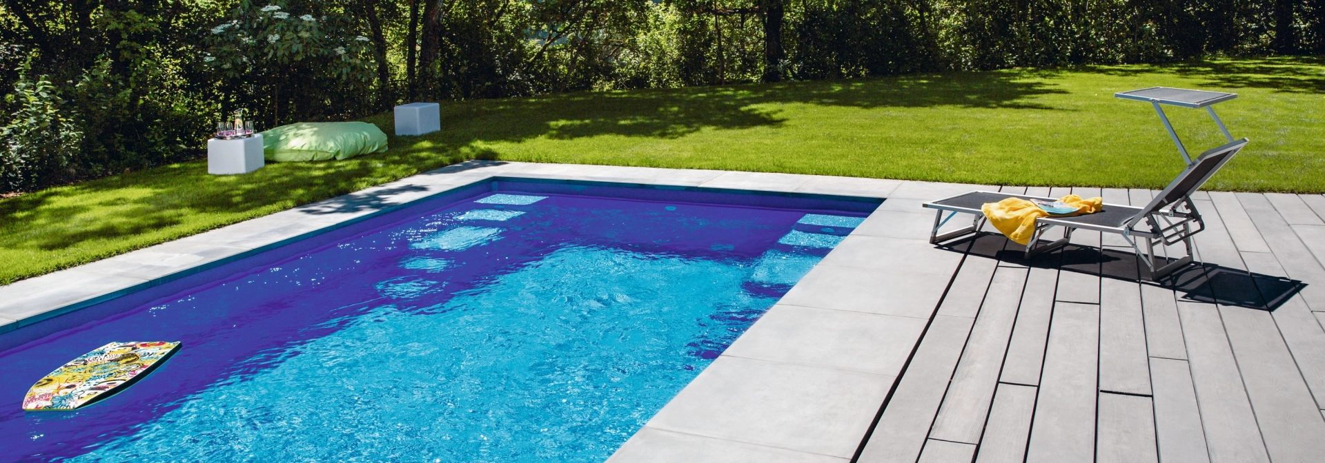 pool modern garden planted