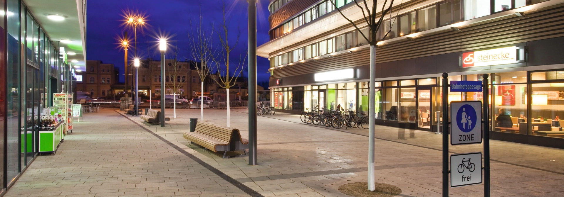 pedestrian zone station arcade