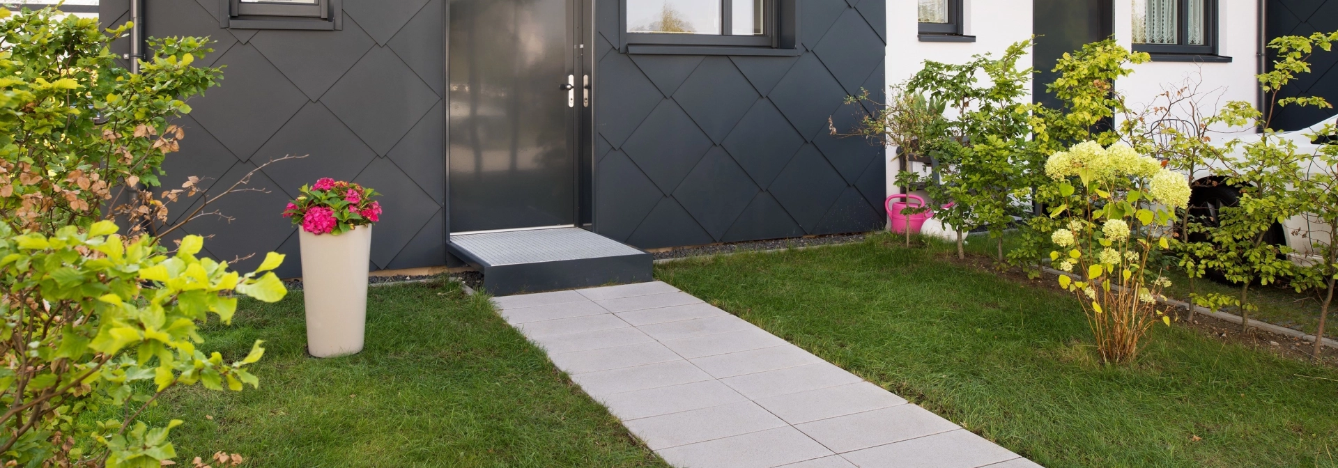 house entrance stylishly planted