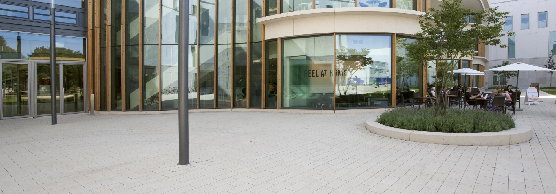 shopping center square entrance