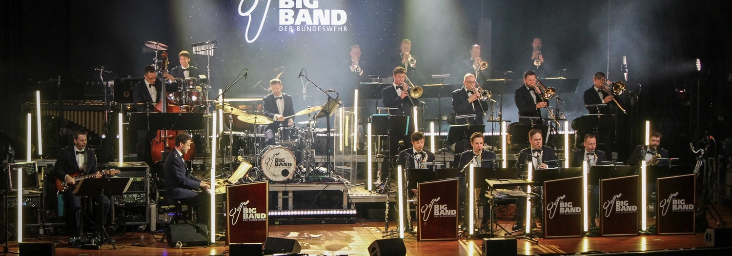 Die BigBand der Bundeswehr beim Auftritt