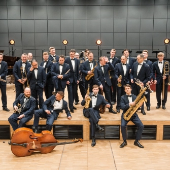 Gruppenfoto der BigBand der Bundeswehr