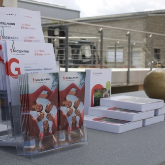 Azubi-Stand mit Informationen zu den angebotenen Ausbildungsberufen.