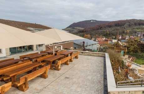 nature idyllic cafe courtyard store terrace
