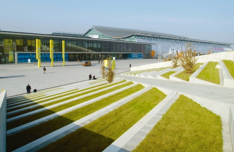 messe zentrum platz stairs greened