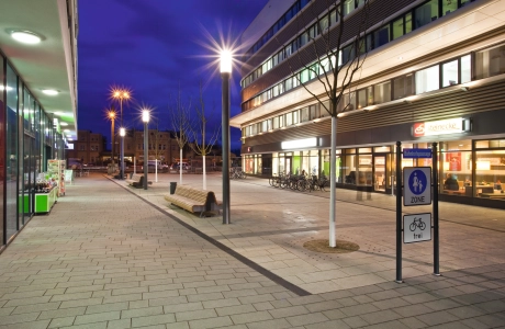 pedestrian zone station arcade