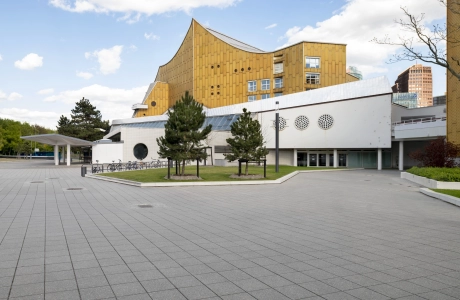 cultural institution platz modern