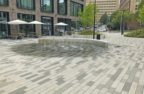 square building fountain