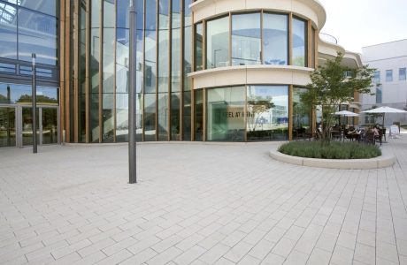 shopping center square entrance