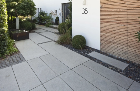 house entrance green planted