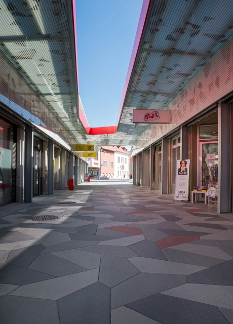 shopping center square polygonal paving