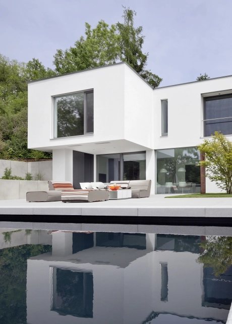modernes haus fenster pool terrasse