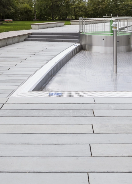 outdoor pool stairs water basin