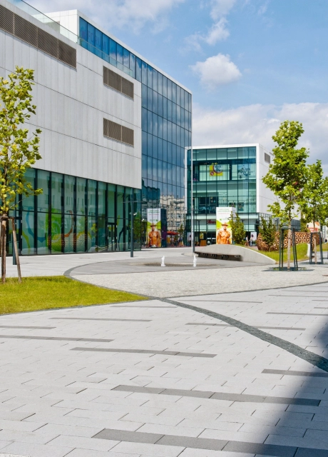 green area stores square