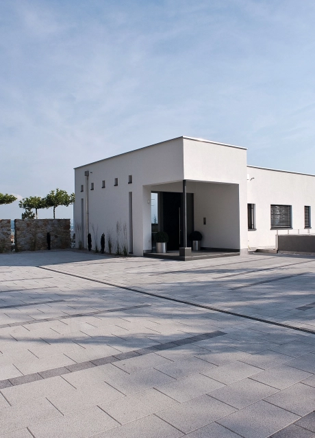 garden villa view parking lot