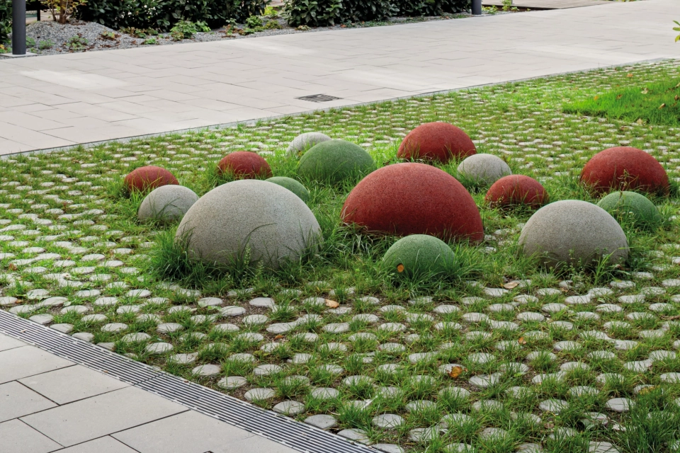 building courtyard planted hotel apartment office