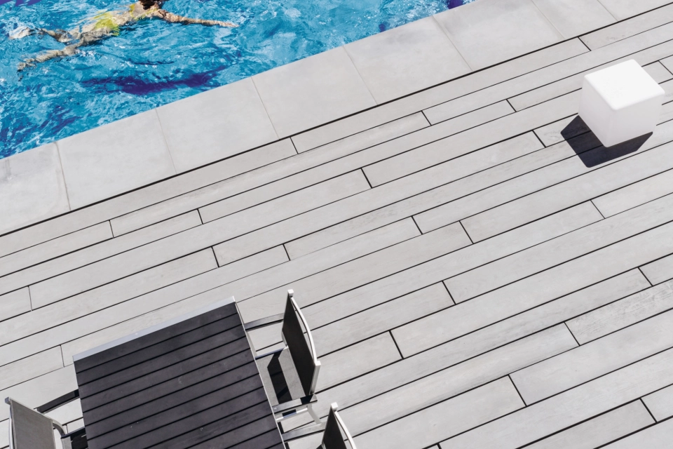 pool modern garden planted