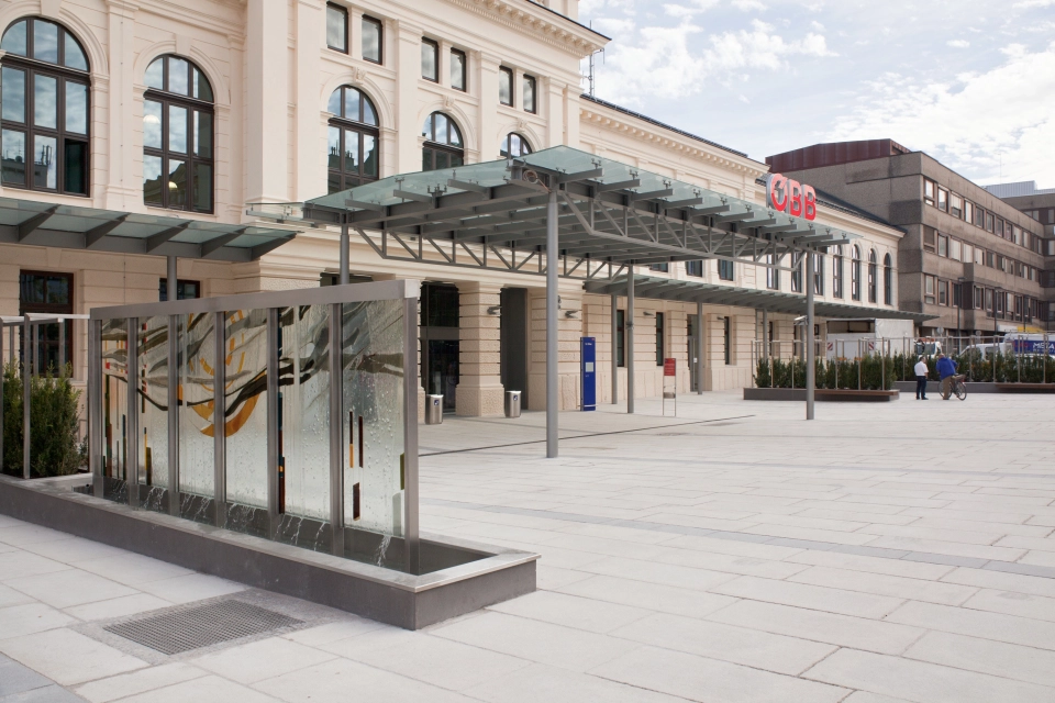 entrance forecourt station