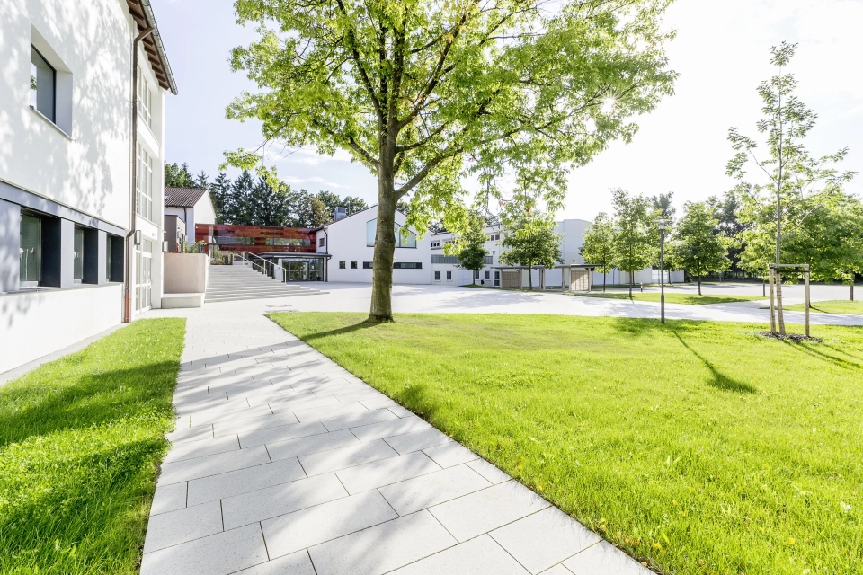 elementary school square courtyard planted
