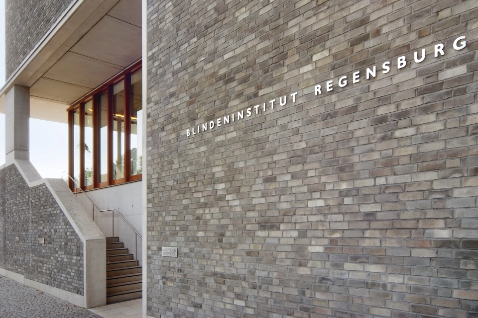 entrance institute