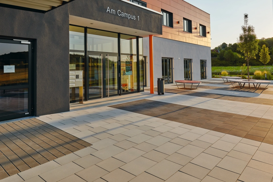 campus platz modern planted entrance