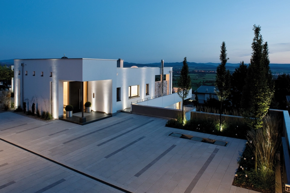 garden villa view parking lot