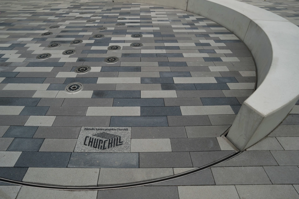 square building fountain